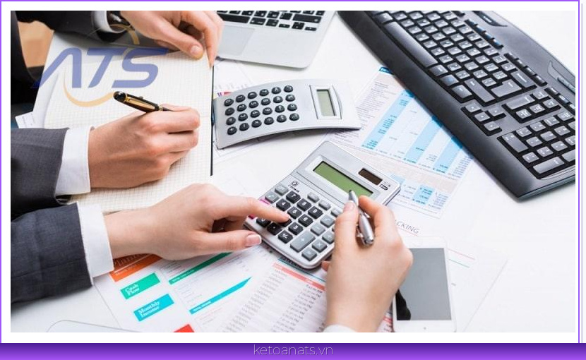 Khi nào doanh nghiệp phải chịu phí chuyển tiền ngân hàng?