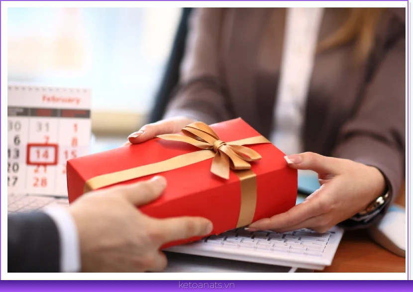 Hàng biếu tặng và các hình thức