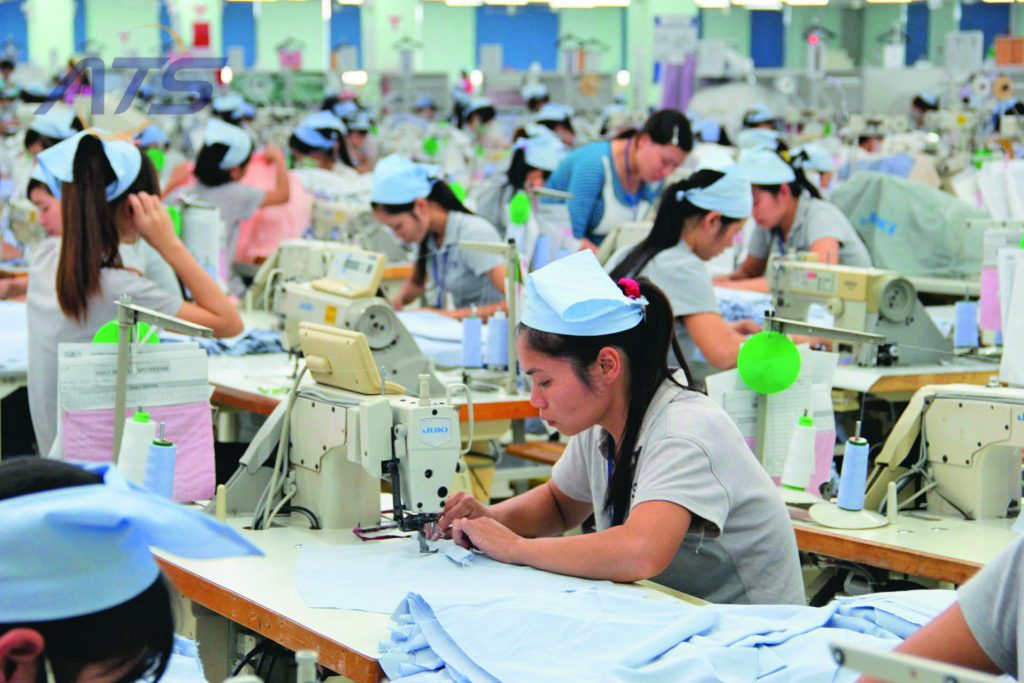 Đặc thù của kế toán nguyên vật liệu tại công ty may mặc là gì?