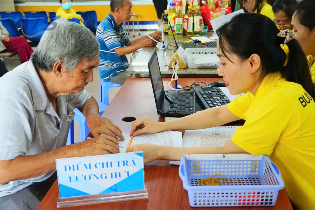 Đối với người lao động tham gia bảo hiểm xã hội bắt buộc