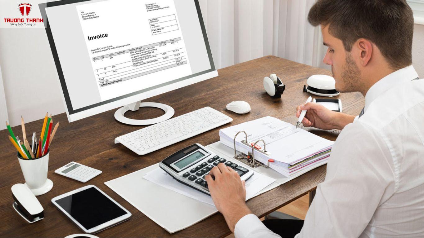 Cá nhân có doanh thu trên 100 triệu: nghĩa vụ thuế cách xử lý