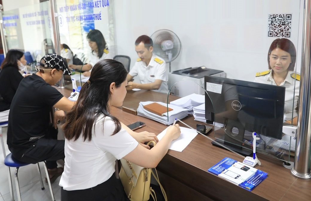 Cá nhân có doanh thu trên 100 triệu: nghĩa vụ thuế cách xử lý